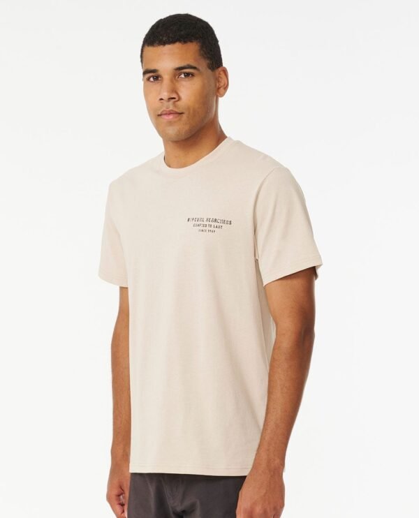 Alternative view of Searchers Chicama Tee